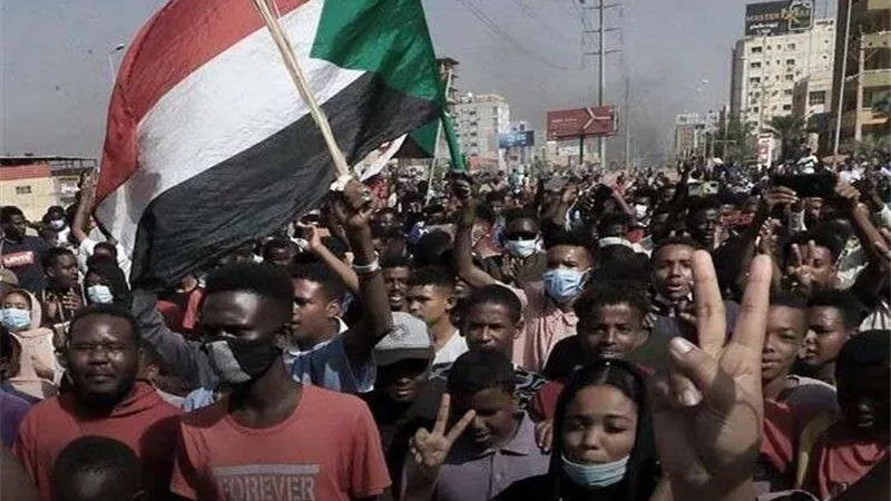 بعد قرارات البرهان.. الحرية والتغيير بالسودان يدعوا إلى العصيان المدني