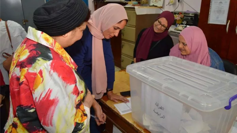 إقبال كبير للطالبات في الجولة الأولى لانتخابات اتحاد بنات عين شمس