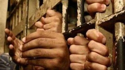 القبض على 3 أشخاص بتهمة التجارة في الأسلحة والذخيرة بالمنيا وأسيوط