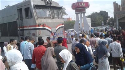 مصرع شخص صدمه قطار أثناء عبوره شريط السكة الحديد بشبين القناطر