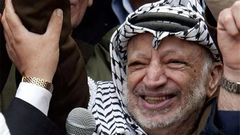بالفيديو.. إحياء الذكرى الـ15 لاستشهاد الرئيس الفلسطيني ياسر عرفات من منزله