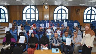 صندوق التنمية المحلية يٌسلم 51 مشروعًا خدميًا وحرفيًا لأبناء المنيا