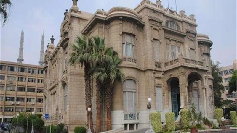 ندوة تعريفية لبرنامج المنح الدراسية المقدمة من جامعة شيكاغو بتجارة عين شمس