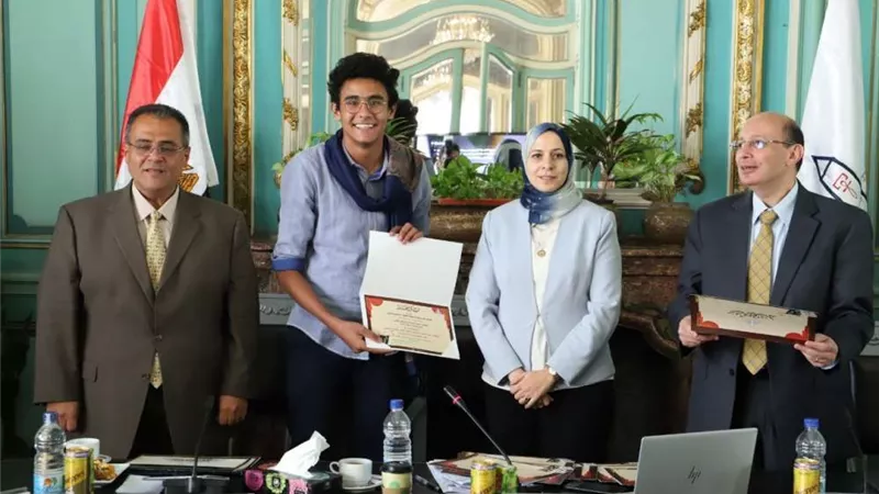 بالصور.. جامعة عين شمس تكرم الطلاب الحاصلين على الجوائز والبطولات الدولية