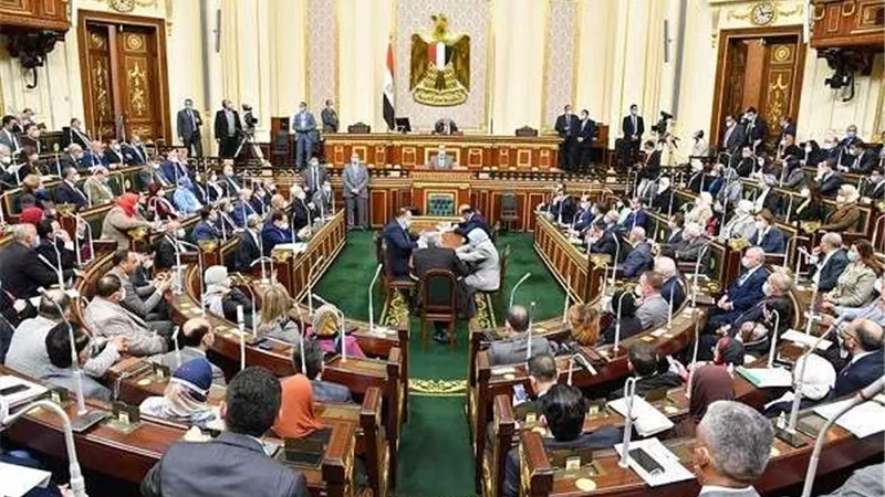 برلماني يتقدم بـ