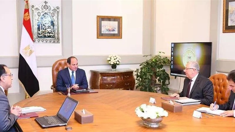 السيسي يوجه الحكومة بالبدء في الانتقال للحي الحكومي بالعاصمة الإدارية الجديدة