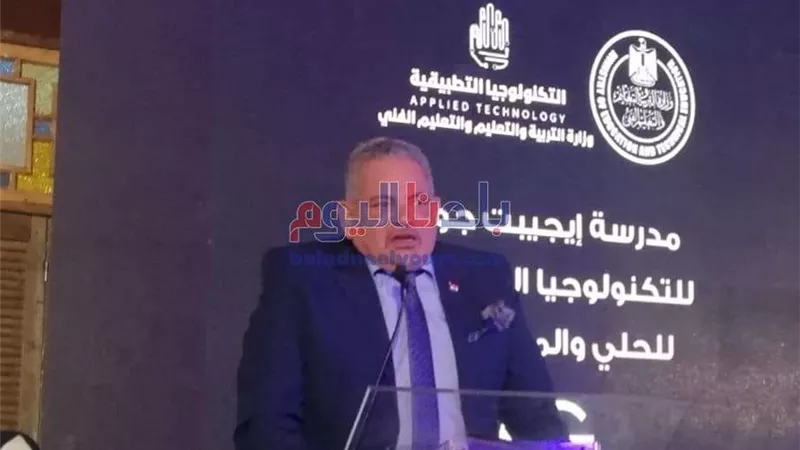 مصطفى نصار: 