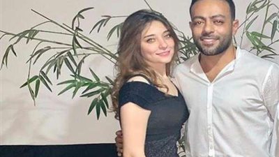 تامرعاشور يحذف تغريدة فسخ خطوبته من دارين حلمي