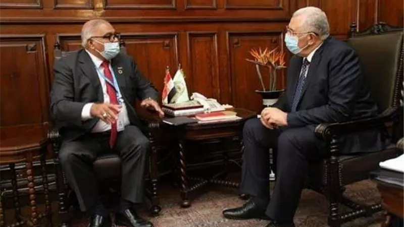القصير وممثل برنامج الغذاء العالمي يبحثان سبل دعم صغار المزارعين