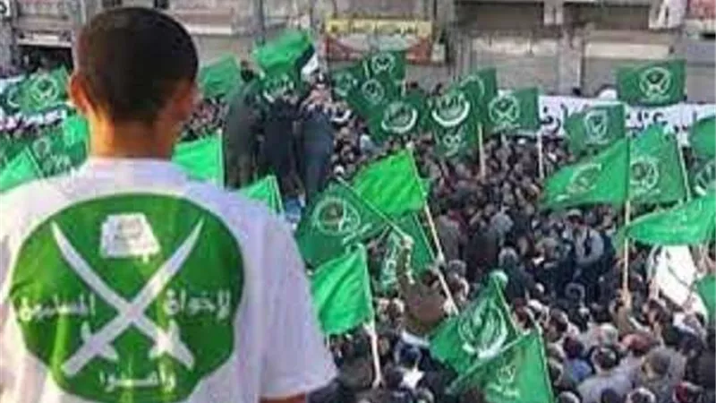 باحث يكشف استراتيجية الجماعات الإرهابية في تجنيد الشباب