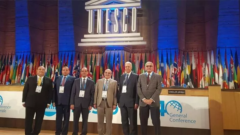 رئيس جامعة أسيوط يشارك في مؤتمر لليونسكو بفرنسا
