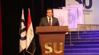 وزير التعليم العالي يشارك جامعة سيناء احتفالها بتخريج دفعة من طلاب فرعها بالعريش (صور)