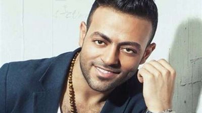 أول رد من تامر عاشور بعد انفصاله عن ملكة جمال الكون