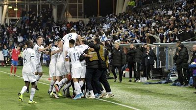 فنلندا تحتفل بإنجازها بعد التأهل للمرة الأولى إلى نهائيات كأس الأمم الأوروبية