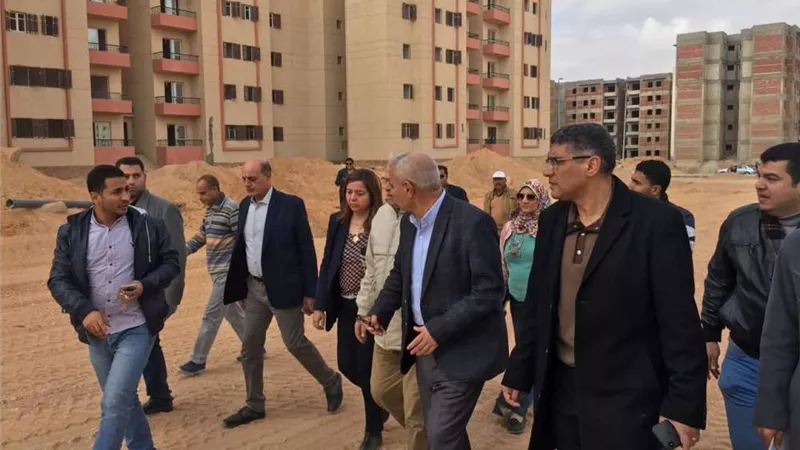 مي عبد الحميد تتفقد مراحل تنفيذ وحدات 
