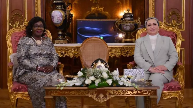 انتصار السيسي: سعدت بلقاء السيدة الأولى لجمهورية إفريقيا الوسطى.. والمرأة المصرية تعيش حاليا عصرها