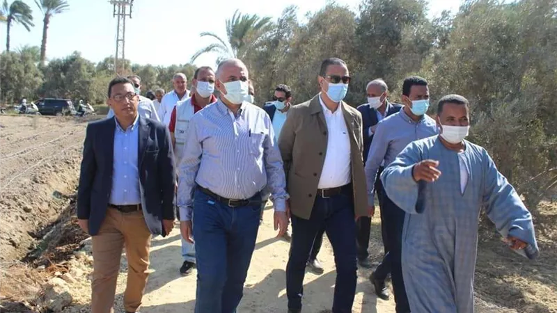 عبد العاطي يتفقد أعمال تأهيل ترعة قوتة وتأهيل ٢ من المساقي