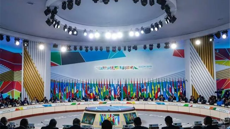 بعد عودة موسكو لـ أفريقيا.. موجة جديدة من منافسة القوى العظمى على الأرض السمراء