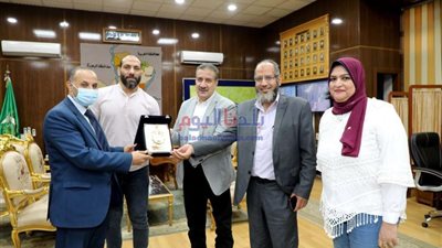 محافظ المنوفية يكرم الأبطال الرياضيين الفائزين بالمراكز الأولى بالمصارعة فى بطولة البحر المتوسط باليونان
