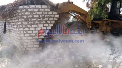 ضمن حملة استرداد الأراضي.. إزالة 411 حالة تعد جديدة بالمنيا