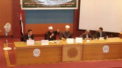 الأزهر للفتوى الإلكترونية يعقد لقاءه الجماهيري الثالث بالسويس (صور)