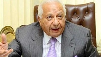 أحمد عكاشة: طلبت من تلامذتي أن أُعالج بجلسات تنظيم إيقاع المخ حال إصابتي بالاكتئاب