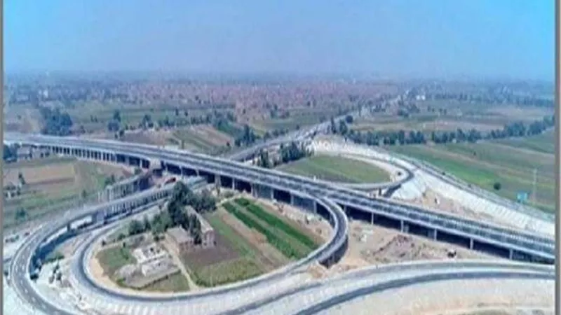 استاذ هندسة يكشف أسباب تقدم الدولة في مشروعات الطرق