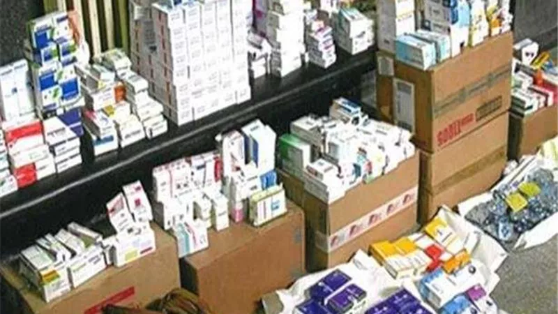 تشميع صيدلية وضبط أكثر من ٣٣ ألف قرص دواء بالزقازيق