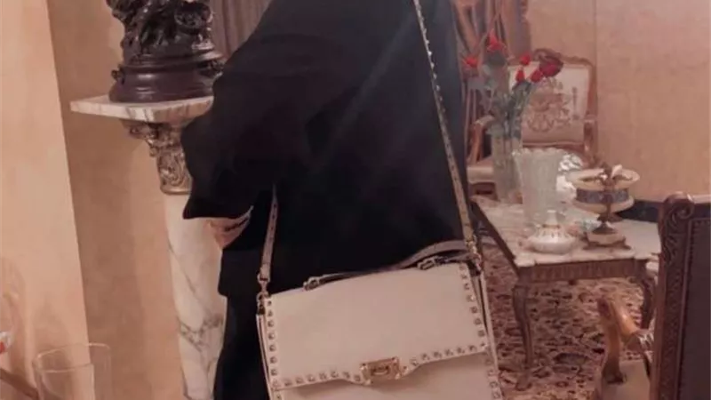 وفاء عامر تخطف الانظار فى احدث ظهور لها من المنزل