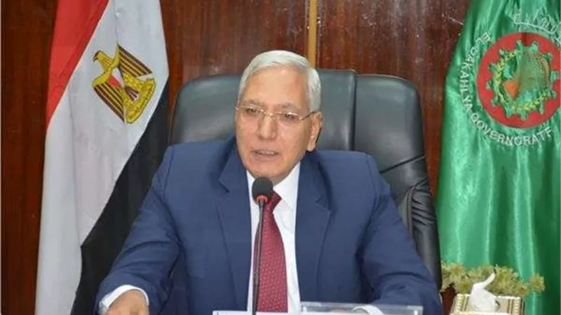 محافظ الدقهلية: رفع وتوريد 595 طن قمامة بنطاق حي شرق المنصورة