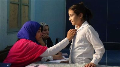 جامعة المنيا: توقيع الكشف الطبي على 201 مريض بالقافلة الطبية والتثقيفية بـ