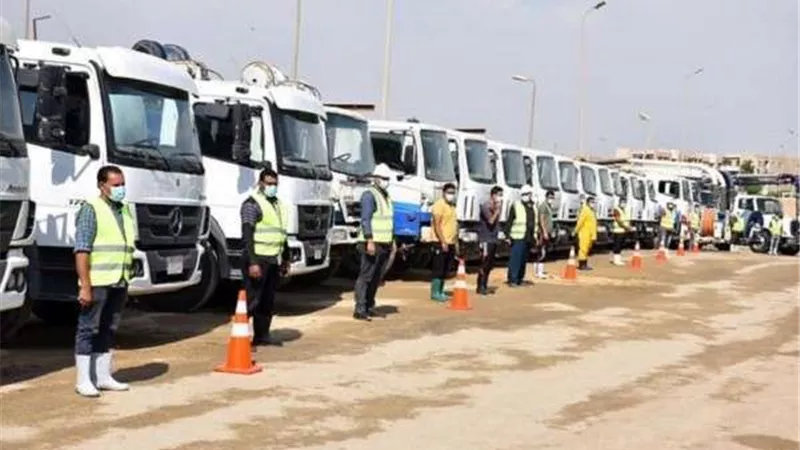 عاصم الجزار يتابع منظومة الصرف الصحي بالقاهرة الجديدة