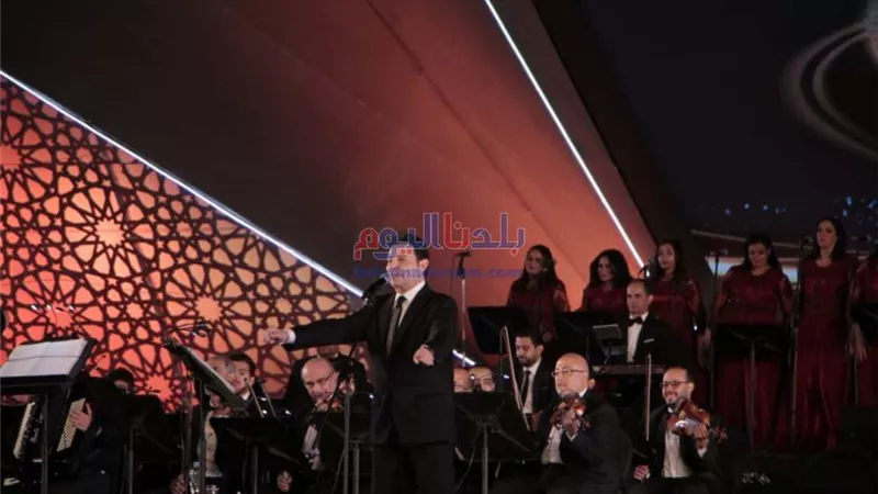 بالصور.. أحيا أمير الغناء العربي هاني شاكر حفلاً غنائيًا بدار الأوبرا كامل العدد