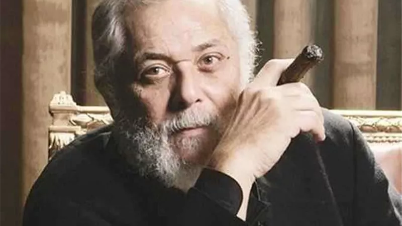 بالصور..عائلة محمود عبدالعزيز تحي الذكرى الخامسة لوفاته