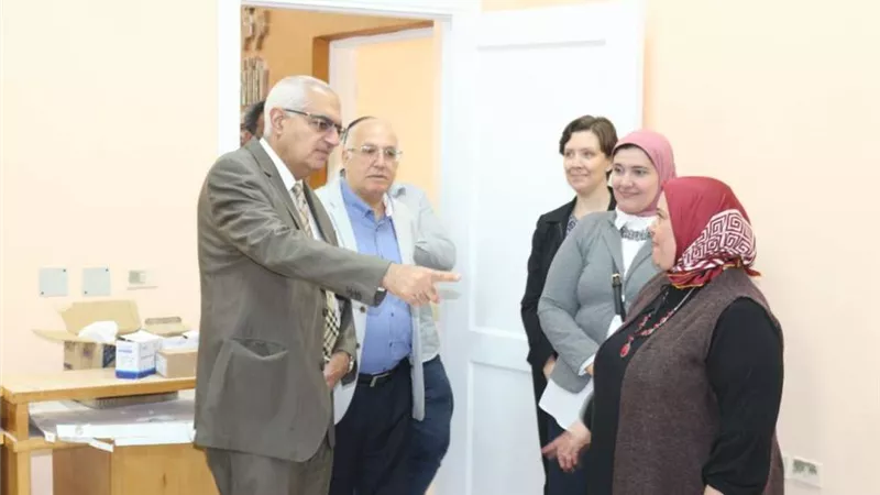 رئيس جامعة المنصورة يتفقد إنشاءات مركز خدمات ذوى الإعاقة