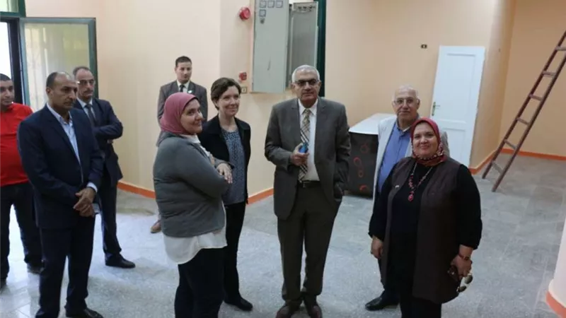 رئيس جامعة المنصورة يتفقد ما تم إنجازه بمعهد تكنولوجيا المعلومات الجديد