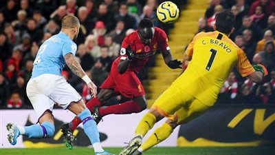 ليفربول يواجه كريستال بالاس للابتعاد بصدارة الدوري الإنجليزي