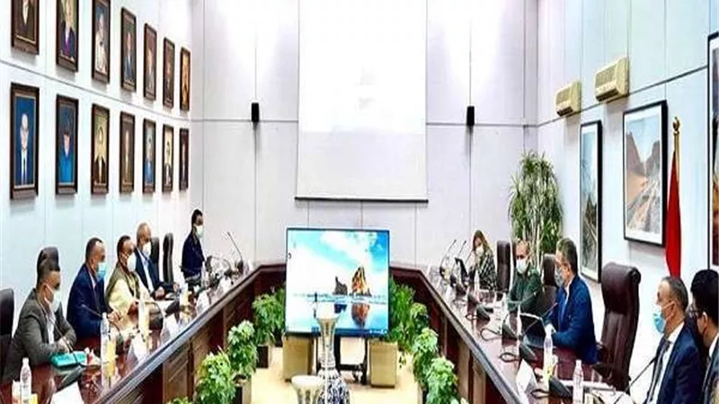 وزير السياحة والأعلي للأثار يجتمعان لبحث آخر مستجدات الأعمال