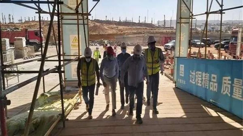 نائب وزير الإسكان يجري جولة تفقدية بالعاصمة الإدارية الجديدة