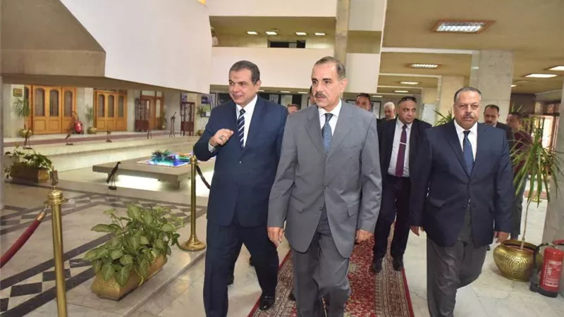 محافظ أسيوط يستقبل وزير القوى العاملة بمكتبه لافتتاح ملتقى التوظيف الثاني