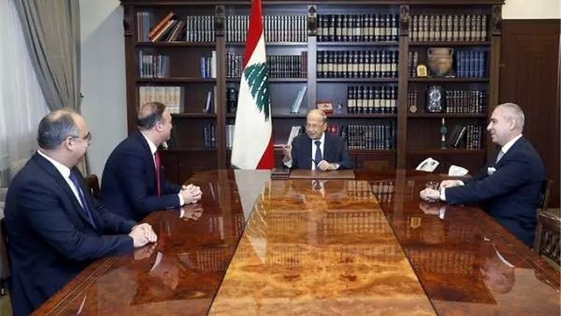 ميشال عون يبحث تطورات الأزمة مع سفراء لبنان لـ دول الخليج