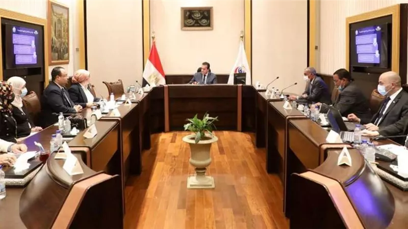 وزير الصحة يعقد اجتماعا لمتابعة العمل بمستشفيات أمانة المراكز الطبية المتخصصة