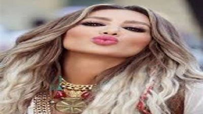 بهذه الطريقة.. مايا دياب تشعل 
