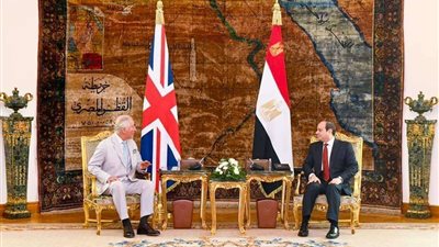 الرئيس السيسي يستقبل الأمير تشارلز وقرينته.. (صور )