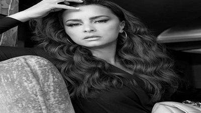 تألق وإطلالها جذابة لـ 