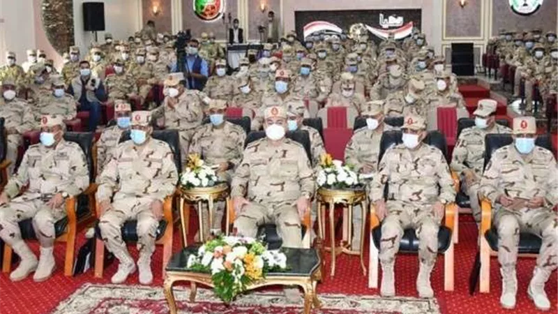 رئيس أركان القوات المسلحة يشهد المرحلة الرئيسية لمشروع مراكز القيادة الخارجي 