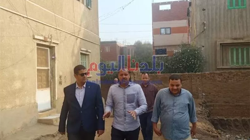 رئيس مدينة أشمون يتابع مشروعات حياة كريمة برملة الانجب وشما