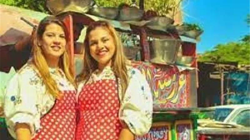 لمياء ولبنى يقدمان نموذج للحياة العملية بـ مشروعهما الخاص
