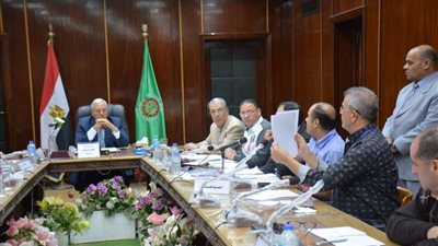 محافظ الدقهلية: لجنة مختصة من كلية الهندسة لمعاينة ثلاثة مبانٍ متضررة
