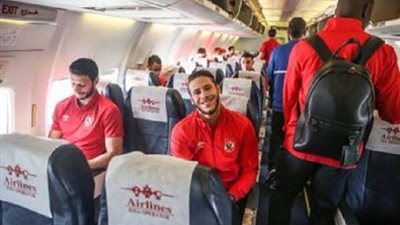 بالصور.. لاعبو الأهلي في الطائرة خلال رحلتهم لتونس
